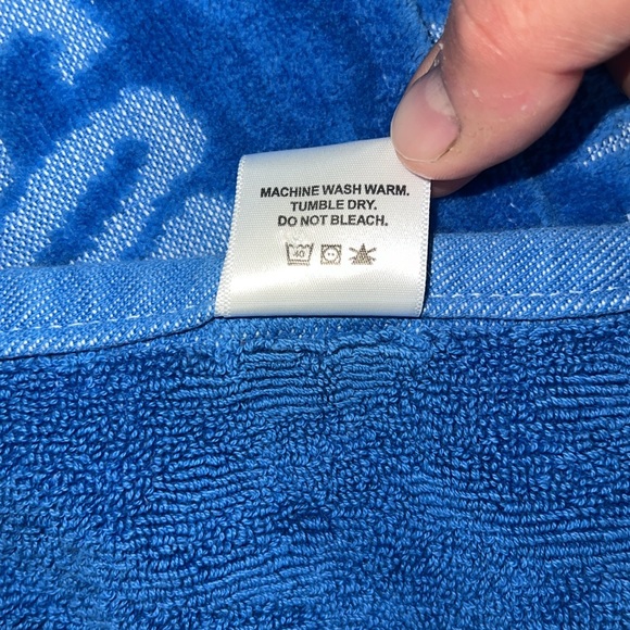 FA STAMP EMBOSS TOWEL - SOLD OUT - Picture 3 of 3